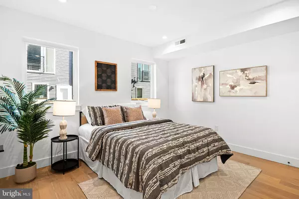 Philadelphia, PA 19148,2811 S HUTCHINSON ST