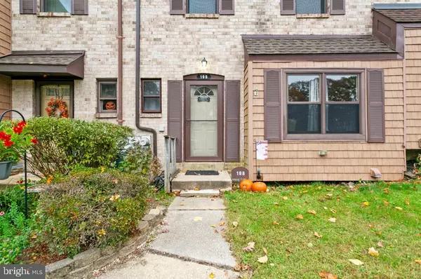 198 BISHOP DR, Chester Heights, PA 19014