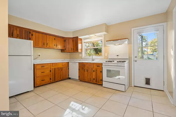 Kensington, MD 20895,9713 BYEFORDE RD