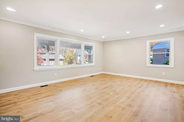 Burke, VA 22015,9075 ANDROMEDA DR