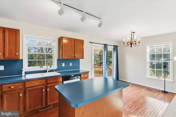 Elverson, PA 19520,52 W MAIN ST