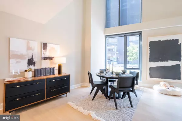 Philadelphia, PA 19103,2301-61 JOHN F KENNEDY BLVD #211