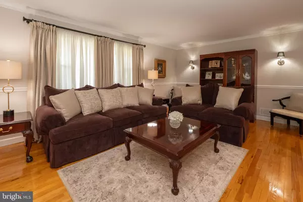 Milltown, NJ 08850,6 MARY CT