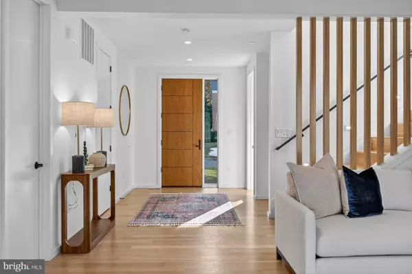 Kensington, MD 20895,10404 HEBARD ST