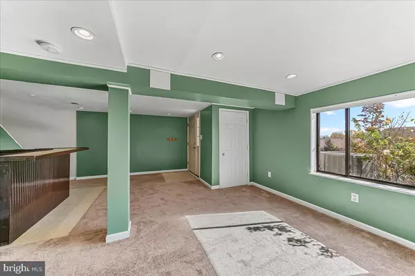 Brookhaven, PA 19015,7504 HILLTOP DR #202