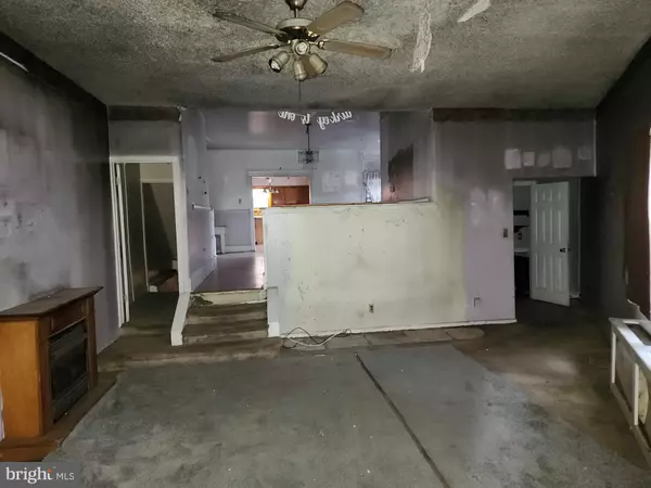 Gloucester City, NJ 08030,17 N BROWN ST