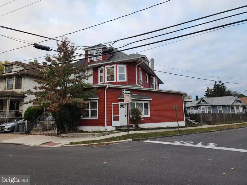 17 N BROWN ST, Gloucester City, NJ 08030