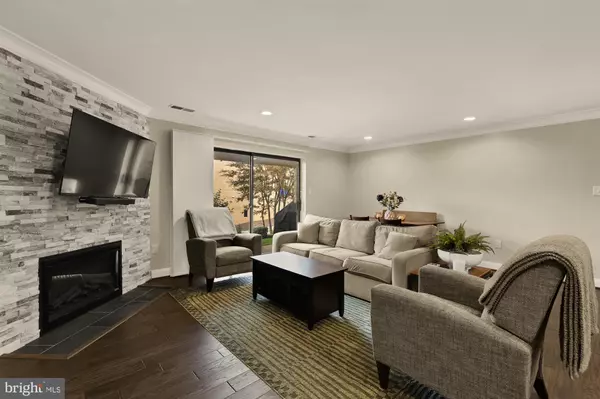 Bethesda, MD 20814,47 DUDLEY CT #18