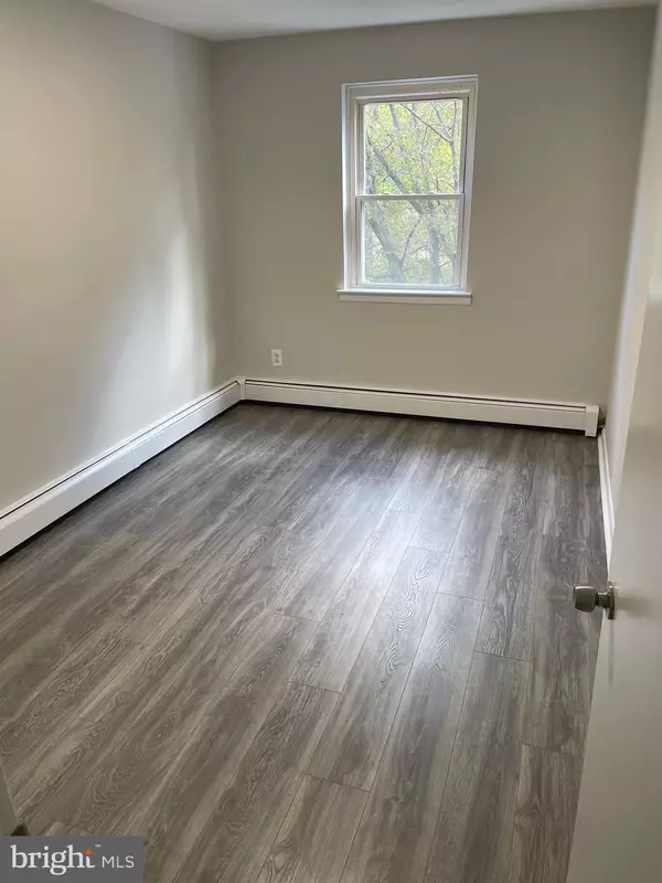 Broomall, PA 19008,123 4TH AVE #APT B