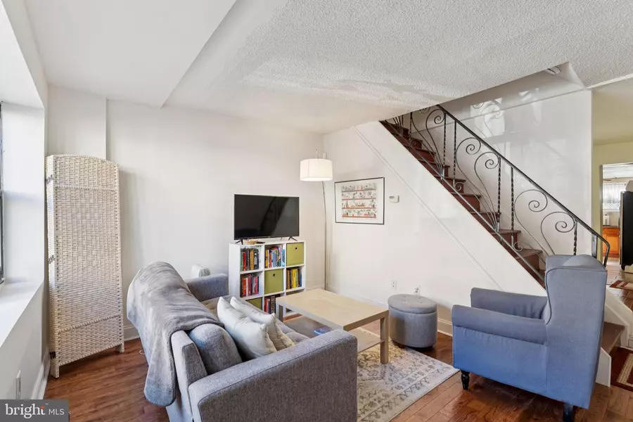 210 SIGEL ST, Philadelphia, PA 19148