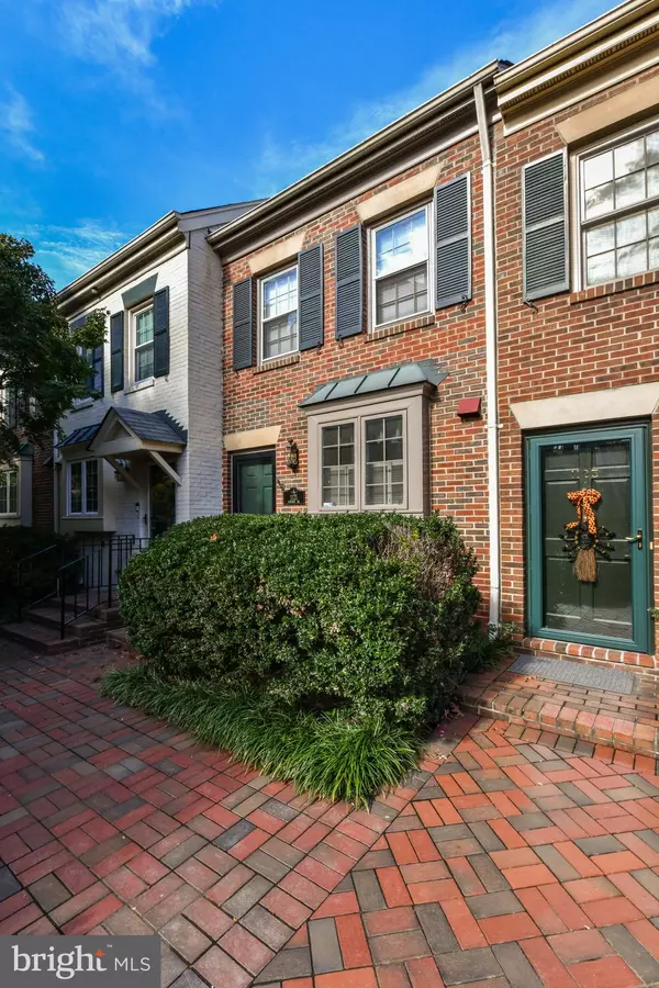 1121 PORTNER RD, Alexandria, VA 22314