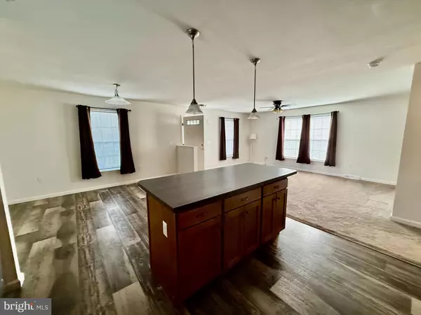 Williamstown, NJ 08094,8 LYDIAN DRIVE