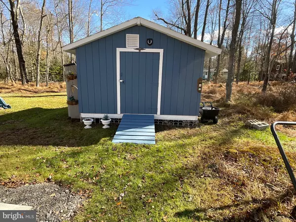 Pocono Lake, PA 18347,186 CANOE TRAIL