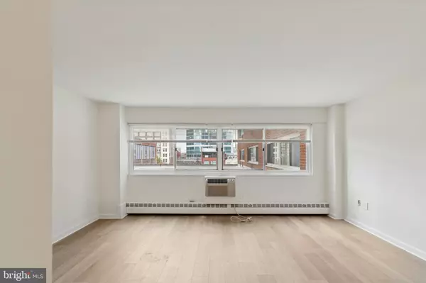 Philadelphia, PA 19103,2101 CHESTNUT ST #326