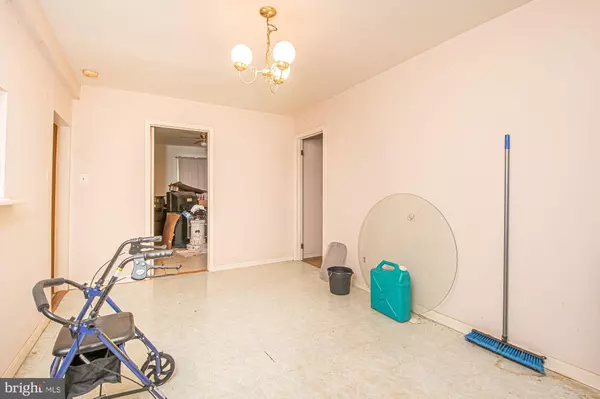 Front Royal, VA 22630,560 YOUNGS DR