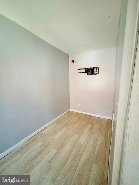 Philadelphia, PA 19140,240-42 W GLENWOOD AVE