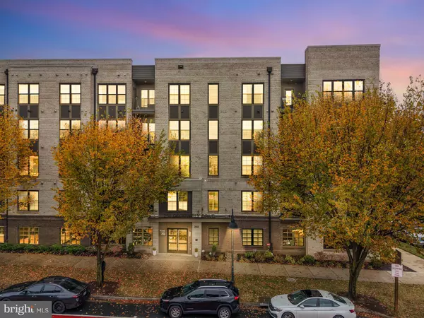 250 DECOVERLY DR #425, Gaithersburg, MD 20878