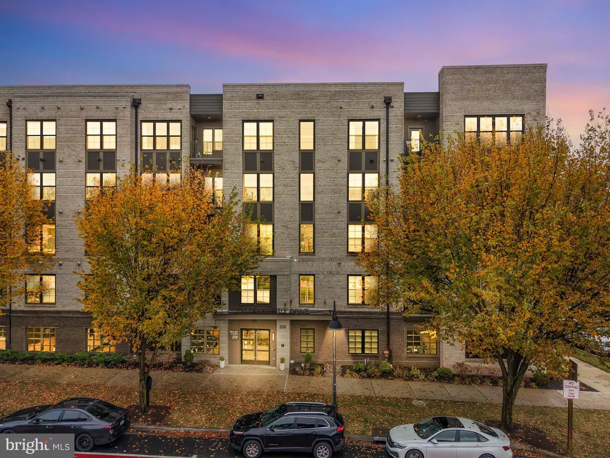 Gaithersburg, MD 20878,250 DECOVERLY DR #425