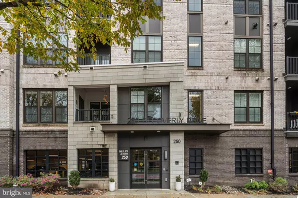 Gaithersburg, MD 20878,250 DECOVERLY DR #425