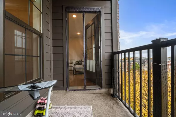 Gaithersburg, MD 20878,250 DECOVERLY DR #425