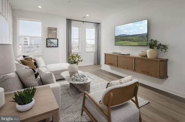 Chantilly, VA 20151,14387 GLEN MANOR DR