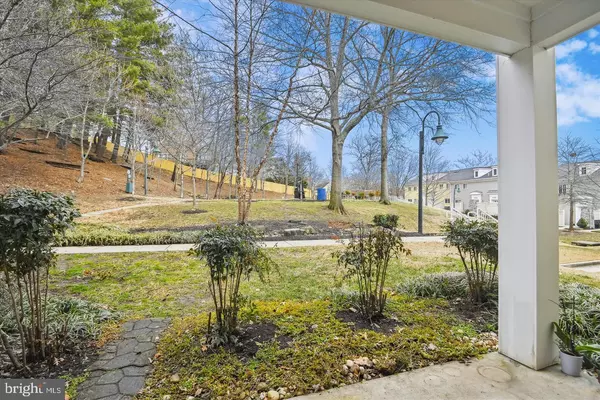 Arlington, VA 22204,4141 S FOUR MILE RUN DR #201