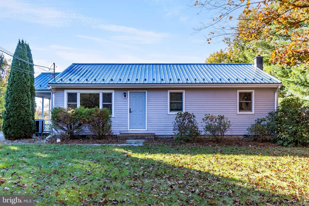 Winfield, PA 17889,4717 COUNTY LINE RD