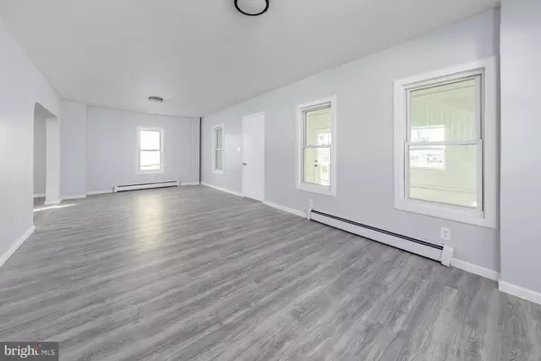 Paulsboro, NJ 08066,11 W WASHINGTON ST