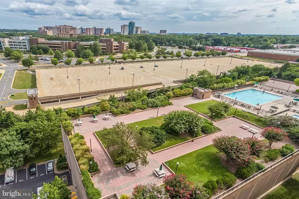 Falls Church, VA 22041,3709 S GEORGE MASON DR #T3E