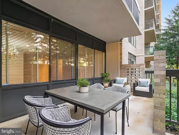 Falls Church, VA 22041,3709 S GEORGE MASON DR #T3E