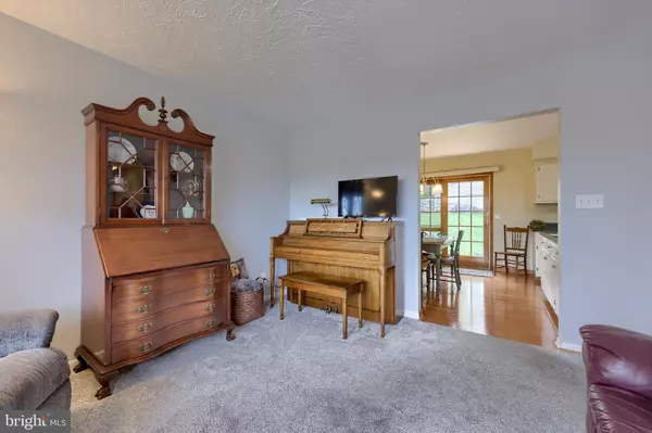 York, PA 17403,4 LOGAN HEIGHTS RD