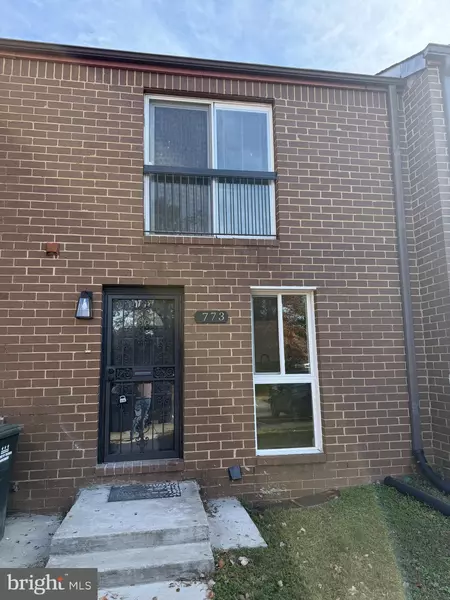 773 WHEELER HILL DR SE #773, Washington, DC 20032