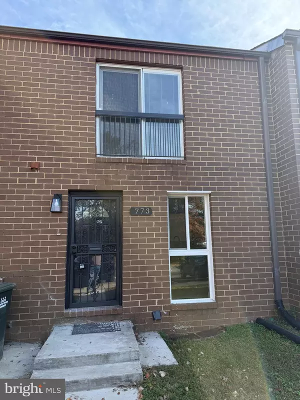 773 WHEELER HILL DR SE #773, Washington, DC 20032