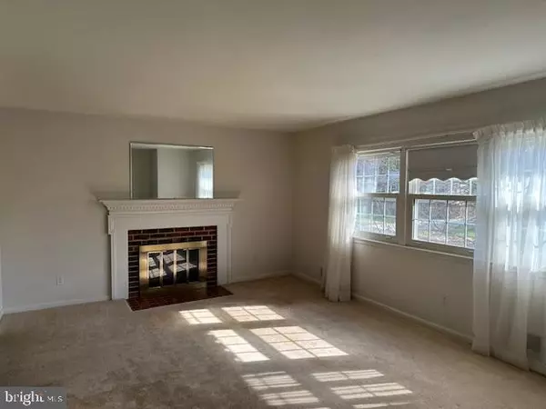 Fairfax, VA 22032,9508 OLD CREEK DR