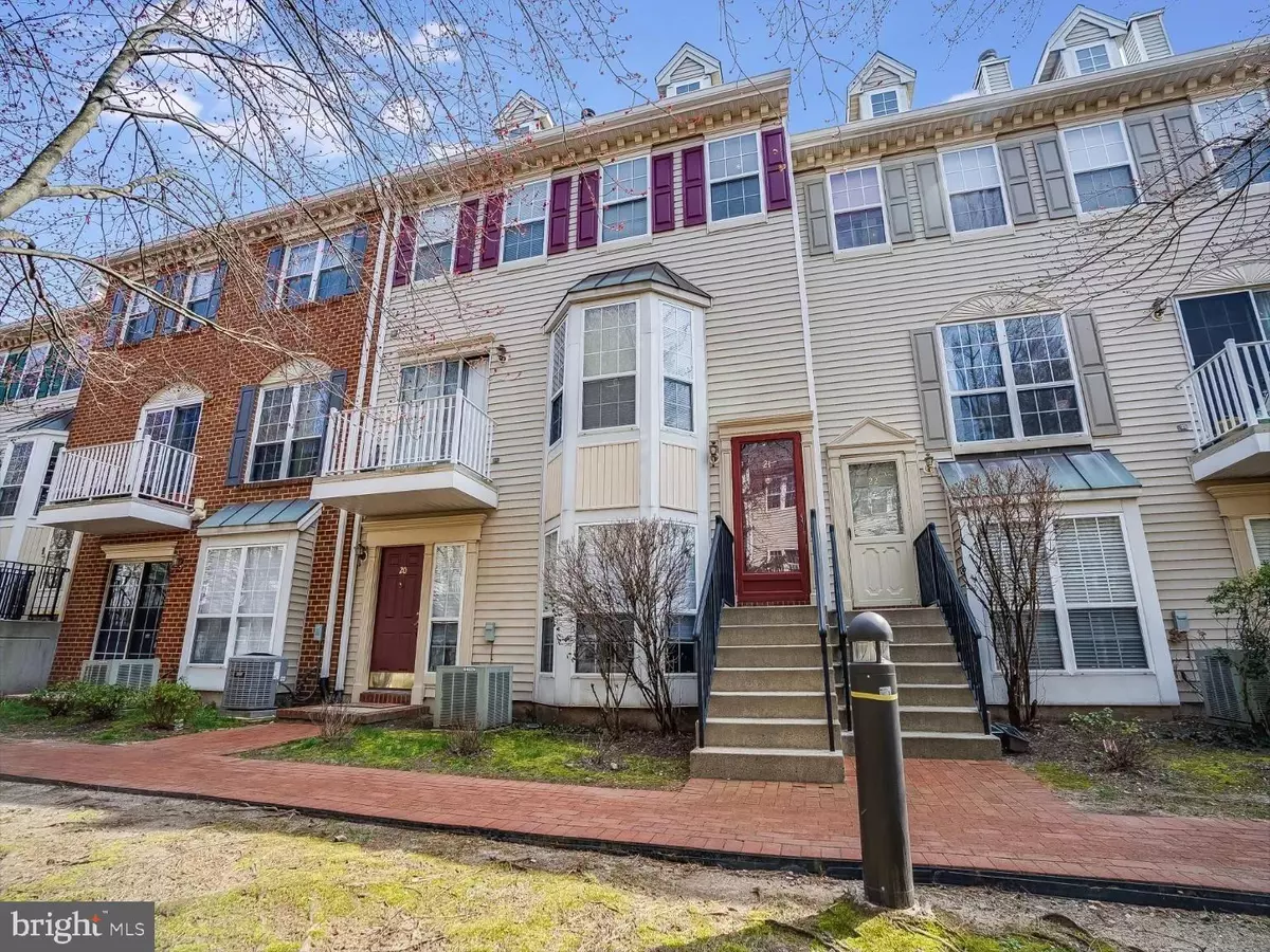 Jersey City, NJ 07305,21 COTTONWOOD ST #21