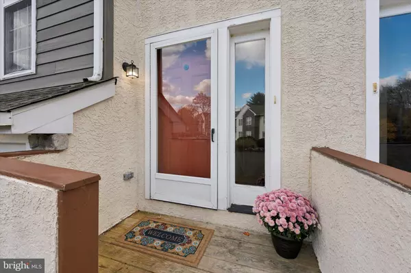 Aston, PA 19014,242 MORIA PL #242