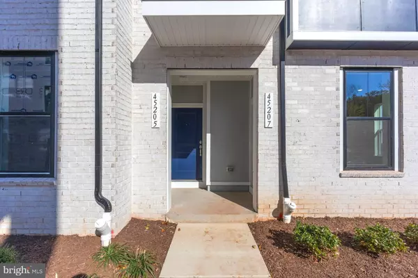 Dulles, VA 20166,45205 DROWES TER