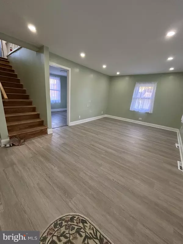 1420 WILLIAMS AVE, Levittown, PA 19057