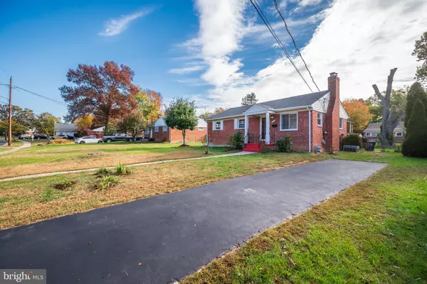 Falls Church, VA 22042,3215 PARKWOOD TER