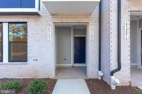 Dulles, VA 20166,45199 DROWES TER