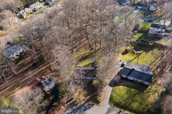 Vienna, VA 22181,9921 WOODROW ST