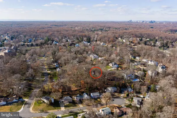 Vienna, VA 22181,9921 WOODROW ST