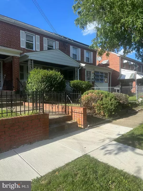 Washington, DC 20020,1902 T ST SE