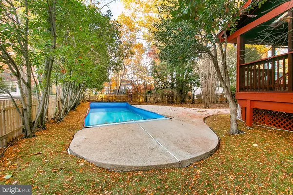 Ashburn, VA 20147,21111 DEEP FURROW CT