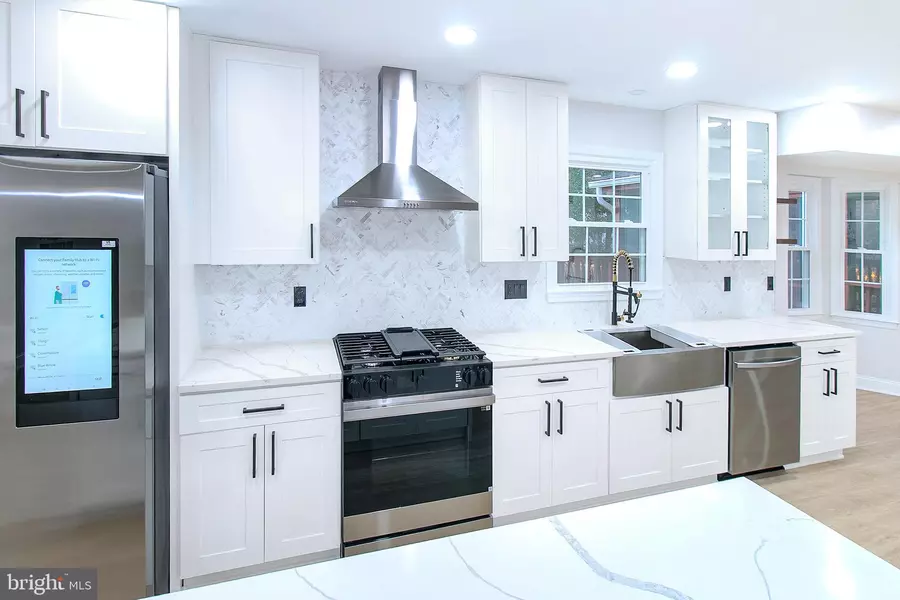 21111 DEEP FURROW CT, Ashburn, VA 20147