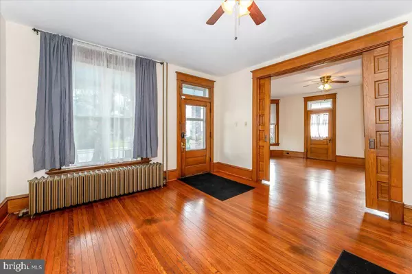 Myersville, MD 21773,406 MAIN