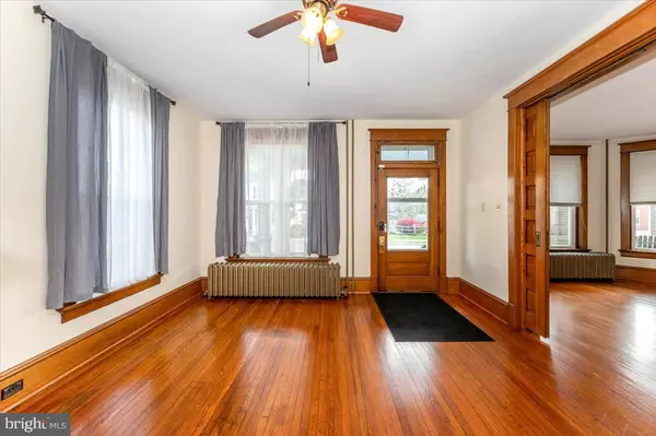 Myersville, MD 21773,406 MAIN