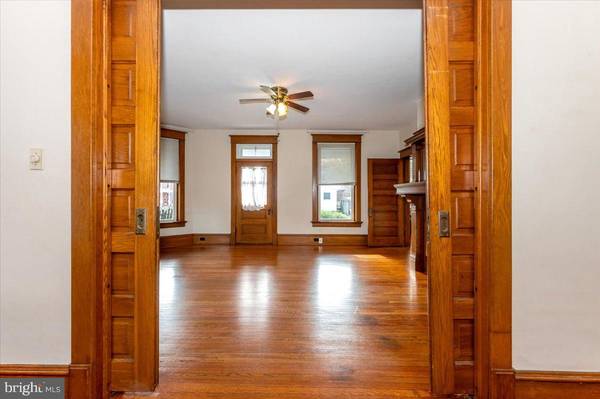 Myersville, MD 21773,406 MAIN