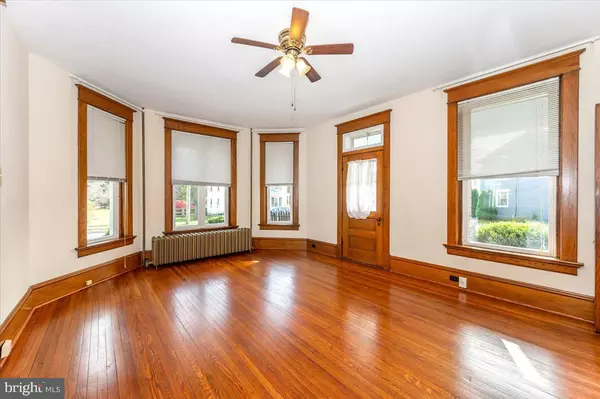 Myersville, MD 21773,406 MAIN