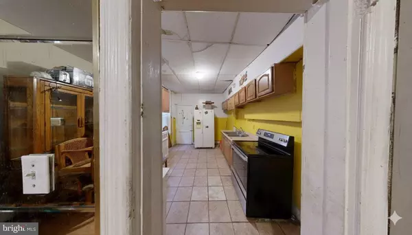 Philadelphia, PA 19132,2025 W HAGERT ST